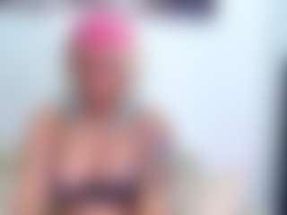 Live cam show with EvaMonroee - Drinking on WildCum