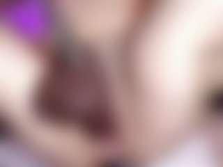 Live cam show with KateMoss1 - Tease MILF on xDating