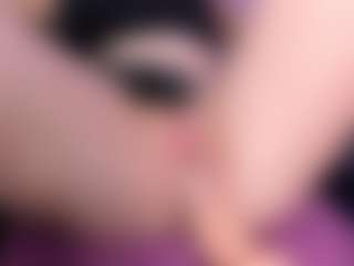 KateMoss1 MILF webcam performer live streaming