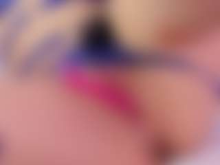 KateMoss1 MILF webcam performer live streaming