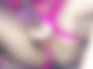 KateMoss1 MILF webcam performer live streaming