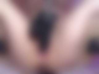 Live cam show with KateMoss1 - Natural on SmokeAndPoke