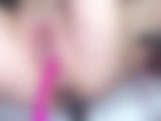 Live cam show with KateMoss1 - Skinny MILF on Livezox