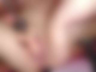 Live cam show with KateMoss1 - Striptease MILF on livesuperchat.net