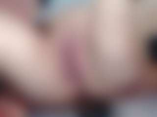 Live cam show with KateMoss1 - Brown Eyes Red Hair on Camsoda