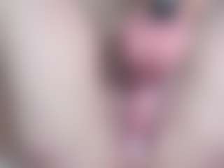 KateMoss1 MILF webcam performer live streaming