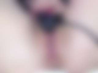 Live cam show with KateMoss1 - Striptease MILF on Camsoda