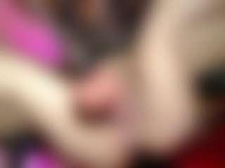 Live cam show with KateMoss1 - Fingers on Camsoda