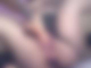 Live cam show with KateMoss1 - Shaved Pussy MILF on Sweet Sext