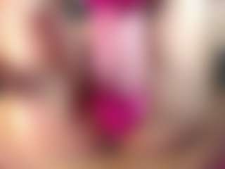 Live cam show with KateMoss1 - Gamer Mature on Camsoda