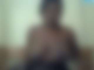 Live cam show with Linah Vee - Ebony on Camming Site | kenya