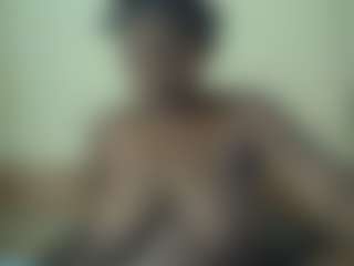 Linah Vee's Live Sex Cam Show