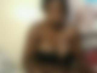 Live cam show with Linah Vee - Twerking on Mixed Magazine Live