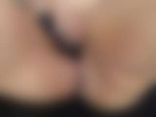 Live cam show with ArethaOzz - Mature on fuck-show.com