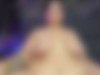 ArethaOzz MILF webcam performer live streaming