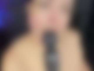 Live cam show with ArethaOzz - MILF on chickslive.net