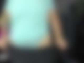 ArethaOzz MILF webcam performer live streaming