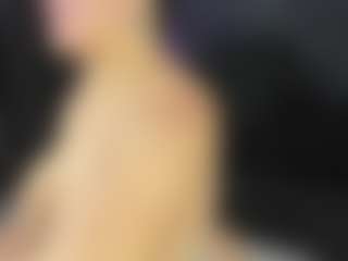 Live cam show with ArethaOzz - Mature on Fit Hotties