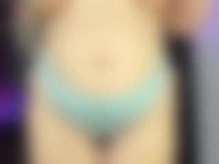 ArethaOzz MILF webcam performer live streaming