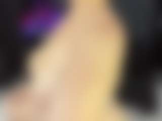 Live cam show with ArethaOzz - Mature on Fit Hotties
