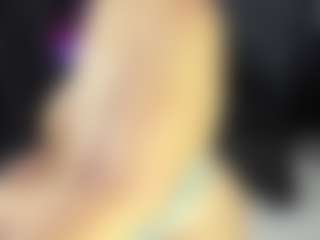 Live cam show with ArethaOzz - Full Nudity on TastyBlacksLive