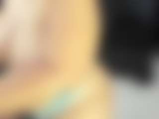 ArethaOzz MILF webcam performer live streaming