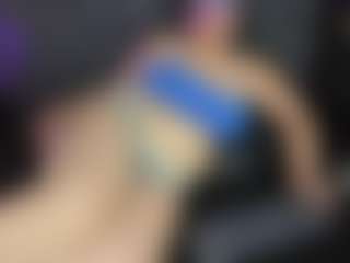Live cam show with ArethaOzz - MILF on makecum.org