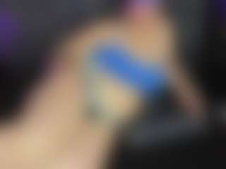 Live cam show with ArethaOzz - MILF on Milf Play