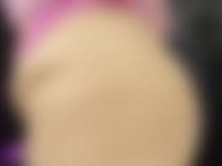 ArethaOzz MILF webcam performer live streaming