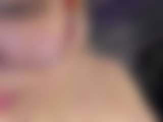 Live cam show with ArethaOzz - Tease Mature on CamSodaAdn