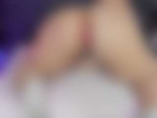 Live cam show with ArethaOzz - Full Nudity on slutload