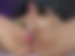 Live cam show with ArethaOzz - Big Tits MILF on camgirlchat.live