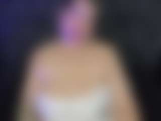 Live cam show with ArethaOzz - Tattoos Mature on Free Soda