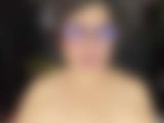 Live cam show with ArethaOzz - Mature on infinitiblacc.com