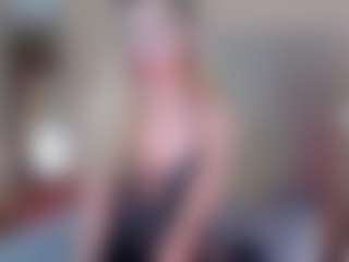 KiraNigh's Live Sex Cam Show