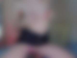 Live cam show with KiraNigh - Stockings on eurowanks.com