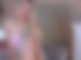 Live cam show with KiraNigh - Thong on StripNow