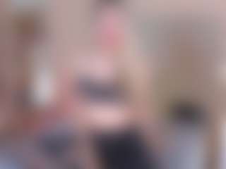 Live cam show with KiraNigh - Flashing on Camsoda