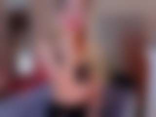 Live cam show with KiraNigh - Cute on SquirtSoMuch