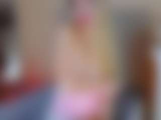 Live cam show with KiraNigh - Skinny on Camsoda