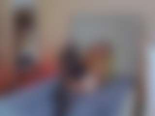 Live cam show with KiraNigh - Skinny on TastyBlacksLive