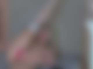 Live cam show with KiraNigh - Skinny on Camsoda