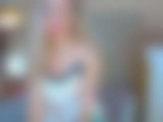 Live cam show with KiraNigh - Flashing on sexylive.show