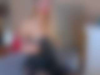 Live cam show with KiraNigh - Solo on googirlz