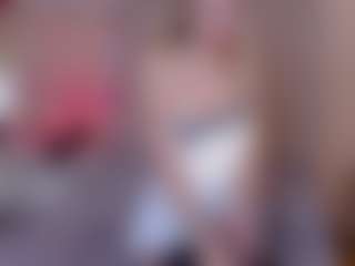 Live cam show with KiraNigh - Flashing on Streamer API