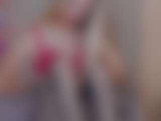 Live cam show with KiraNigh - Cute on TeamSkeetLive