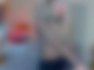 Live cam show with KiraNigh - Flashing on CamwithHer