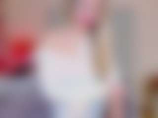 Live cam show with KiraNigh - Stockings on Big Tits
