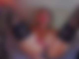 Live cam show with KiraNigh - Flashing on live.xheat.ai