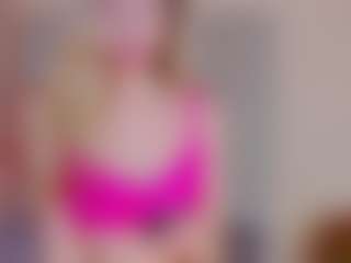 KiraNigh's Live Sex Cam Show